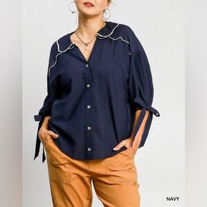 Umgee Navy & White Scalloped Collar Blouse Size 1X